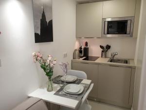 STUDIO NEUF ET CHARMANT VIEIL ANTIBES