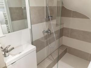 STUDIO NEUF ET CHARMANT VIEIL ANTIBES