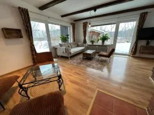 Stilvolle Familienwohnung in Wörnsmühl - Eben