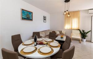 Beautiful Apartment In Komarna With Kitchen
