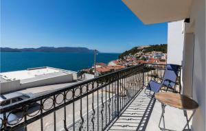 Amazing Apartment In Komarna With Wifi