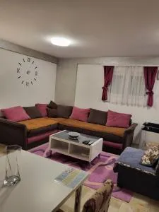 J&B LUX Apartment - Kameno