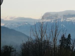 B&B / Chambres d'hotes Eco-Logis Mad'in Belledonne : Suite - Vue sur Montagne