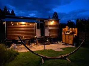 Poachers Hut at Keepers Cottage - Hot Tub & Pizza Oven - Trossachs - Port of Menteith