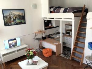 Appartements LE NOIR BOIS ET BLANC - Studio - Wifi - Centre Ville - Entree Autonome : photos des chambres