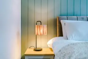 Trendy house, close to stadiums, free wifi and car park - Knowsley