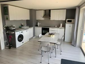 Appartements Clos du Cardinal avec piscine : photos des chambres