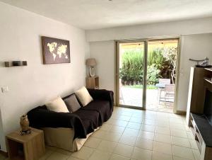 Appartements 2 pieces, piscine, terrasse, jardin, a 10 minutes de la mer : photos des chambres