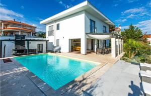 Nice Home In Crikvenica With 5 Bedrooms, Wifi And Outdoor Swimming Pool