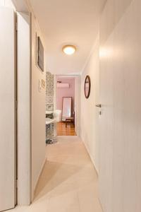 Heart of Koukaki flat, 10’ walk to Acropolis