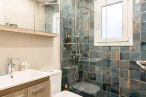 Heart of Koukaki flat, 10’ walk to Acropolis