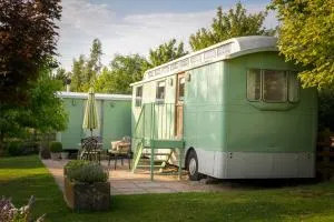 The Showman's Waggon - 乔勒福德