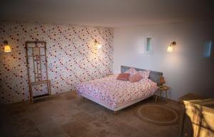 Appartements Mas de la Roule, 4 studios, piscine chauffee, studio SPA, parc 2 ha, Pont d'Avignon a pied : photos des chambres