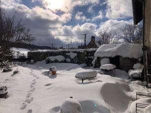 Maisons de vacances Maison dans hameau au calme a 2km de Besse : photos des chambres