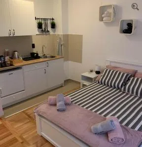 Gaga 1 - Filmski Grad