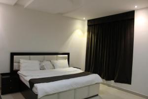 Al-Aniqa Furnished Apartments