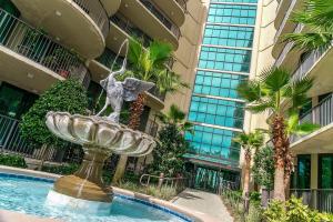 Phoenix on the Bay 2 by Brett Robinson Vacations