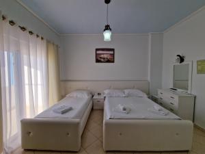 Triple Room room in Hotel Artur