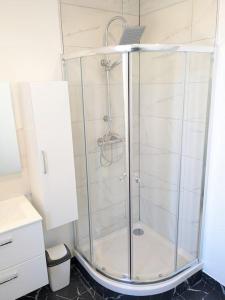 Villas Grande maison renovee a 7 min du metro : photos des chambres