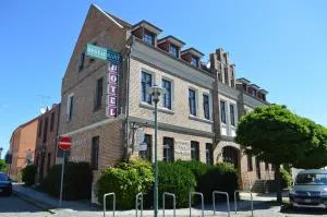 Hotel-Sternthaler /Rathauseck - Reichenow