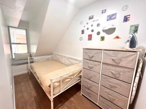 Classical Isbills Row House close to NYC