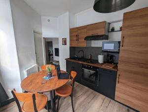 Appartements Logement centre ville avec cour et vue sur canal : photos des chambres