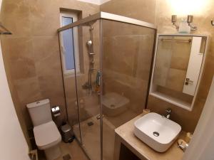 The Splash Suite, Athens