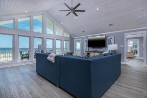 Blue Hideaway 2888 home