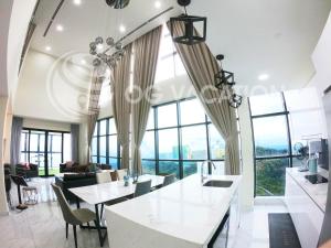Lovely 3-bedrooms with Karaoke Genting Penthouse