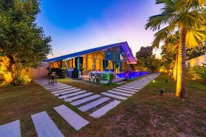 Large Private Pool Villa with 7 Bedrooms 7B