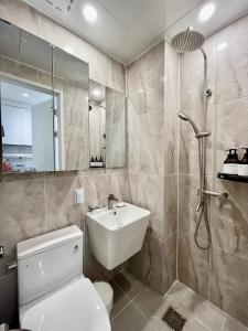 Phòng Deluxe Giường Đôi Có Vòi Sen (Deluxe Double Room with Shower)