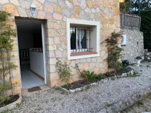 STUDIO classé 3 étoiles 10 mn Cannes