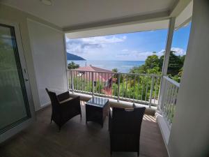 CRYSTAL SHORES Self Catering Apartments - Beau Vallon, Seychelles