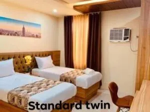 Golden Suites - Makar