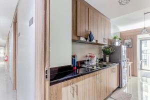 Shore 2 Apartment with Balcony