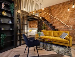 Joseph Studio Apartment by Irundo