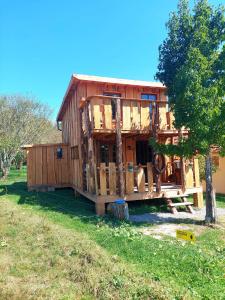 Cabane insolite TOUT CONFORT Chalet Gites Luzy Morvan Bourgogne