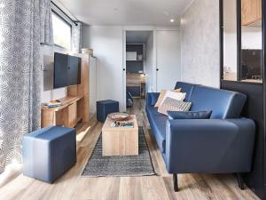 Campings Modele d'exception, 3 ch, 2 sdb, 43m2 - proche parc aquatique : photos des chambres