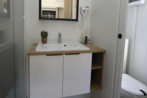 Campings Modele d'exception, 3 ch, 2 sdb, 43m2 - proche parc aquatique : photos des chambres