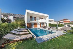 Luxury Villa Tina with private heated pool