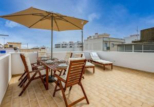 Tia Anica House I - apartment with terrace in central Fuseta beach village