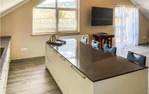 Cozy Apartment In Jelesnia