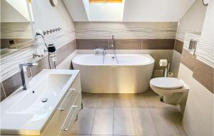 Cozy Apartment In Jelesnia