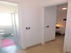 Comfortable apartment with parking near the beach
