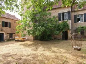 Historic manor house 50 m from the River Lot - Crégols