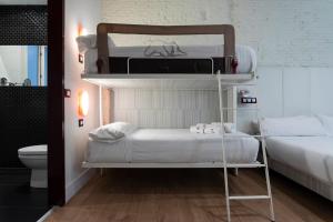 Sextuple Room room in Petit Palace Lealtad Plaza