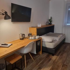 Quadruple Room with Bathroom room in Hotel CityMap Maribor
