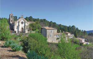 Maisons de vacances Awesome home in Bordezac with Outdoor swimming pool : photos des chambres