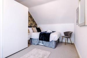 Luxury detached home in 168 Upton Grange