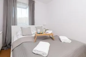 Nadmorski Apartament z Parkingiem Gdynia Redłowo by Noclegi Renters - 格丁尼亚
